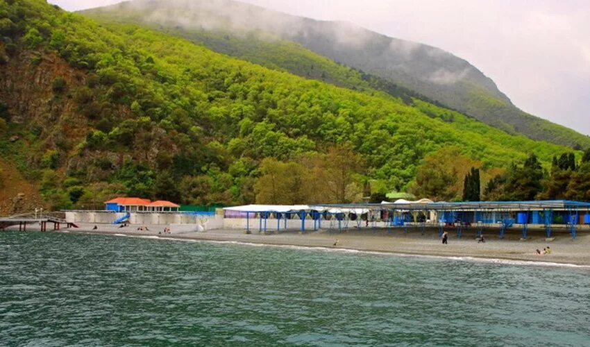 артек гора аю даг. парк парадиз в партените в декабре. парк айвазовского партенит. партенит фото. партенит пристань.