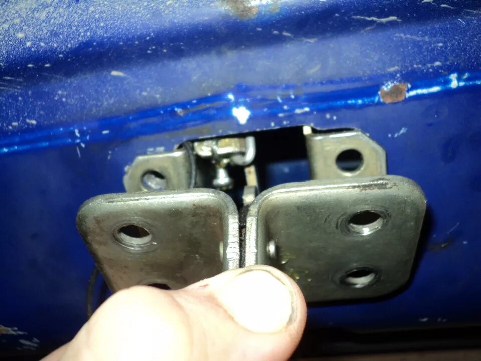 Замок багажника 2126. Личинка багажника иж ода 2126. Замок багажника иж юпитер 5. Личинка багажника иж 2126. Замок багажника ода.