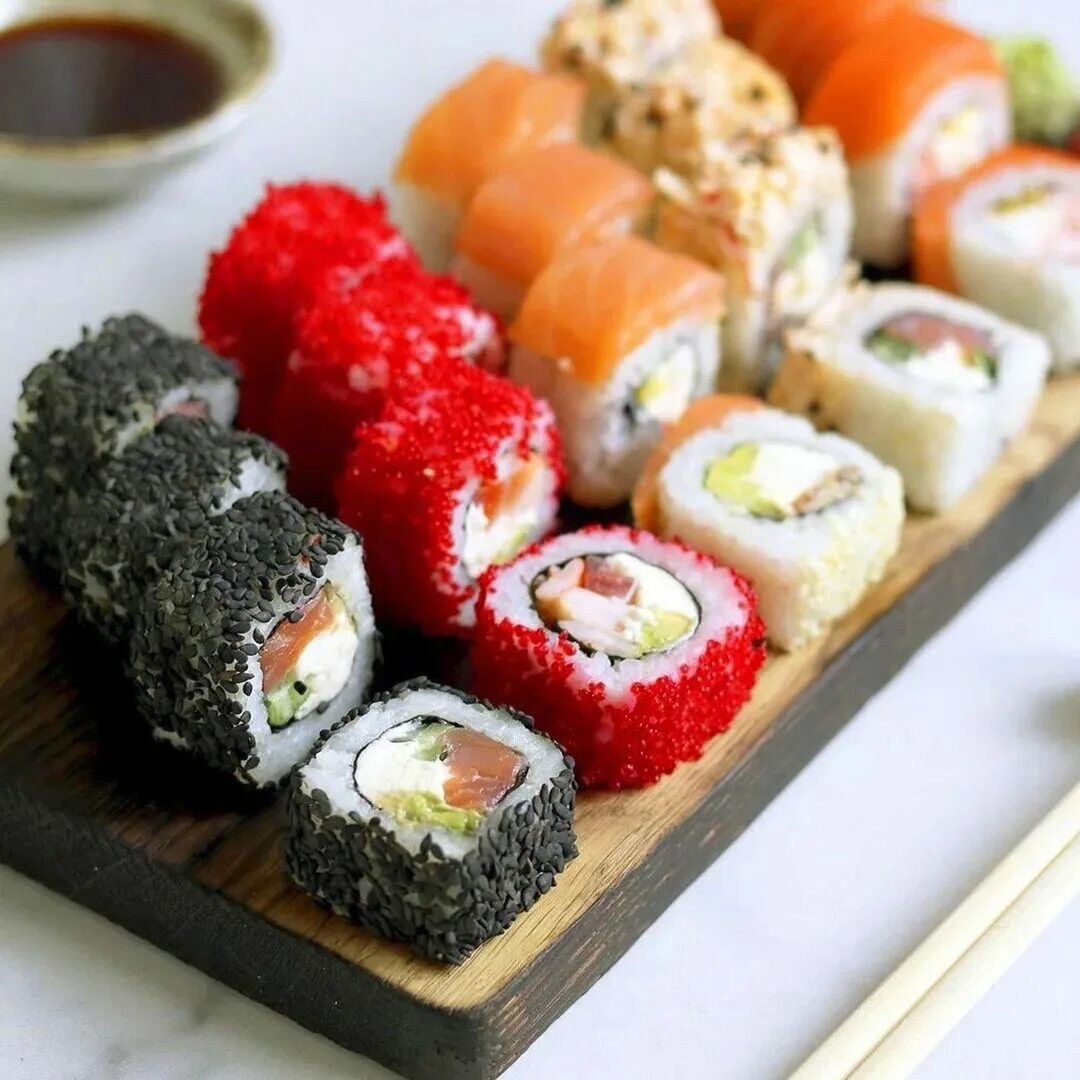 жареный сет роллов. вкусные и недорогие сеты роллов. роллы камышин. роллы моримото. фудзи суши.