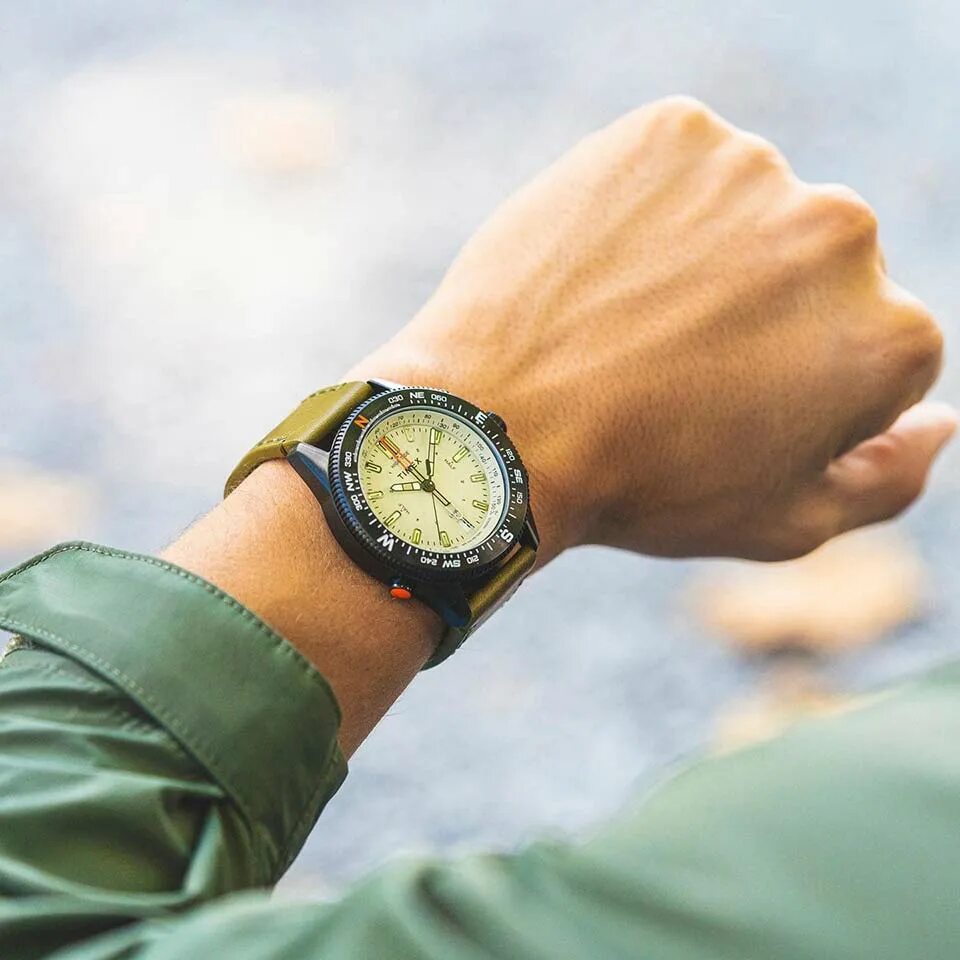 Timex north expedition solar. Bear kodiak куртка. Мыс канин нос маяк. Арктическая куртка мужская. North expedition.