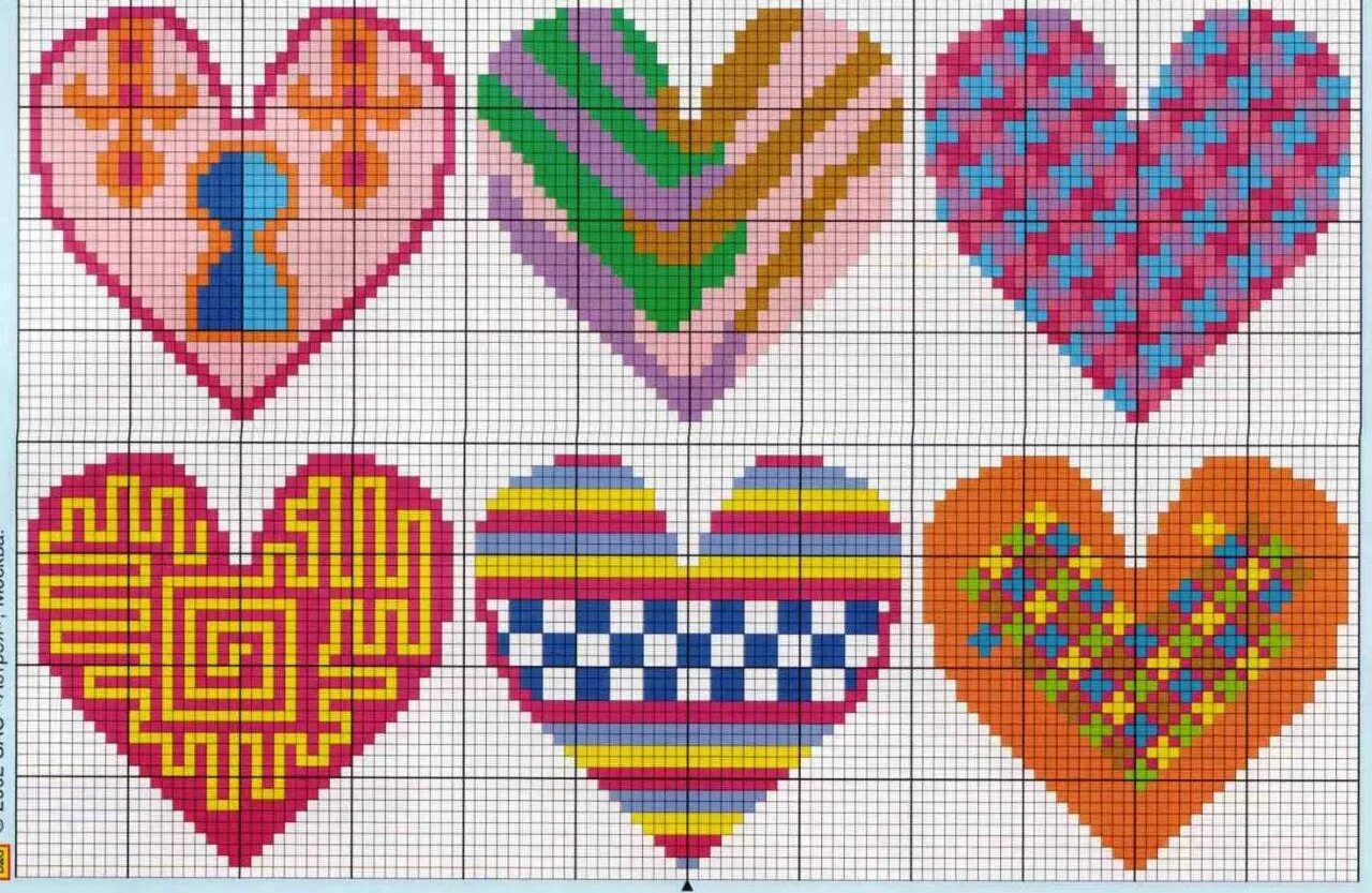 Легкие вышивки. Вышивка крестом сердечки. Вышитые сердечки крестиком. Вышить сердечко крестиком. Вышивка крестом сердечко маленькое.