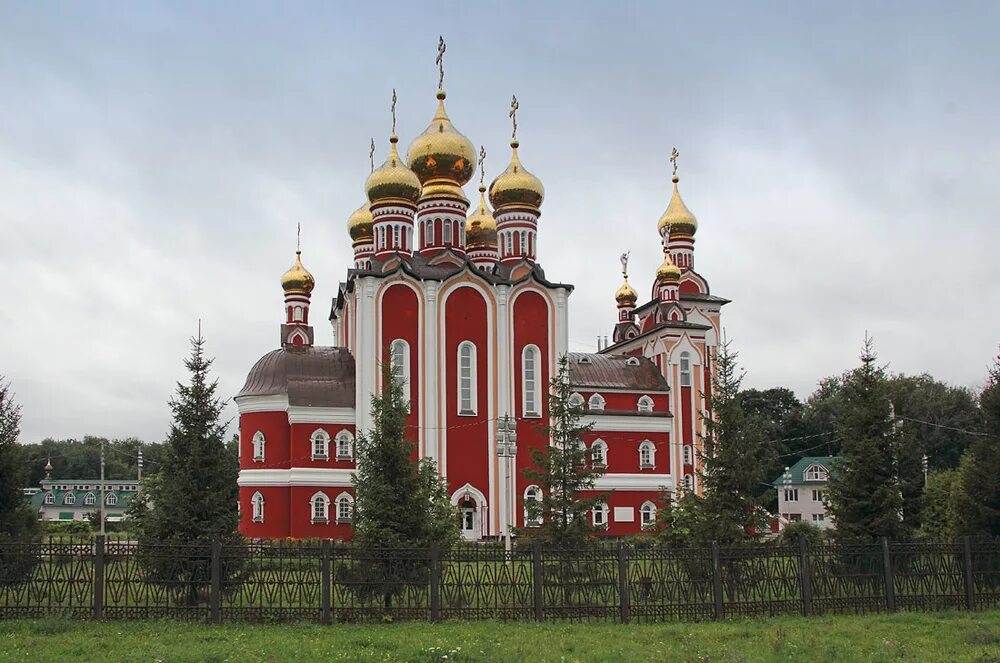Храм собора новомучеников и исповедников. Церковь новомучеников чебоксары. храм новомучеников и исповедников российских чебоксары. церковь на тракторостроителей чебоксары. церковь чебоксары новоюжный.