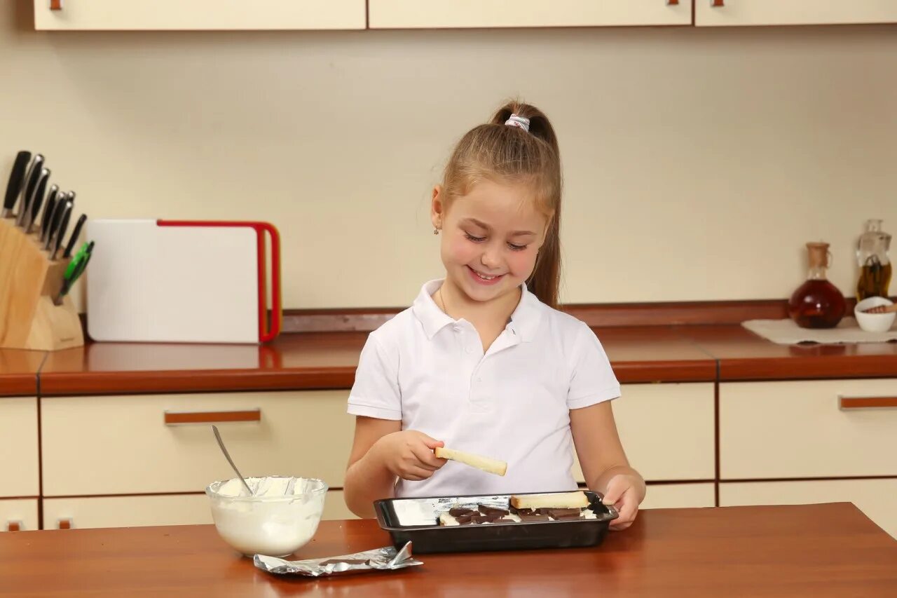 Мдц артек повара. Мастер-класс юный поваренок. Уроки труда в школе. С какого класса готовят. С какого класса готовят.