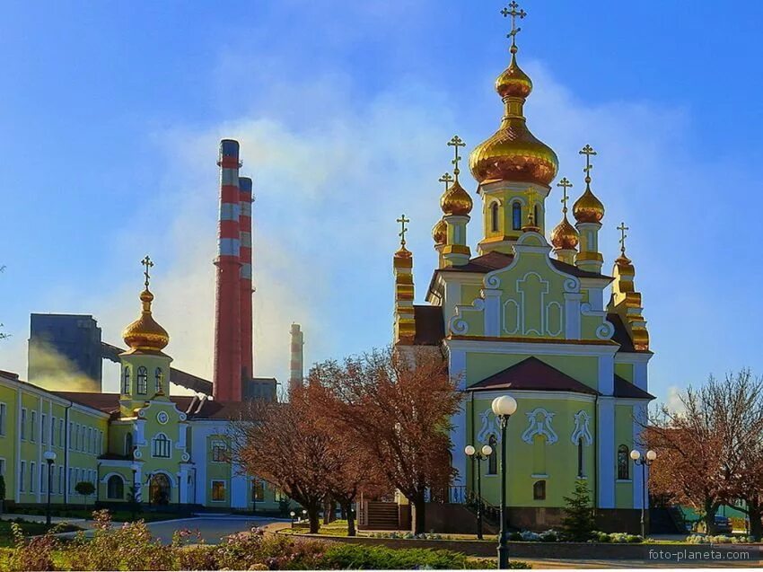 Храмы макеевки донецкая область. Макеевка донецкой области. Сквер центр города макеевка. Вел макеевка. Гибрид на жёсткой вилке.