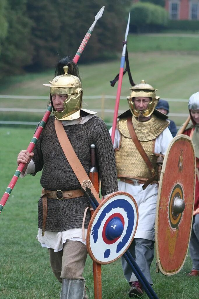 Кто служил в римских легионах. Римский легионер 3 века. 3rd Century Roman Soldiers. Roman Soldier in Lamellar Armour. Третий век.