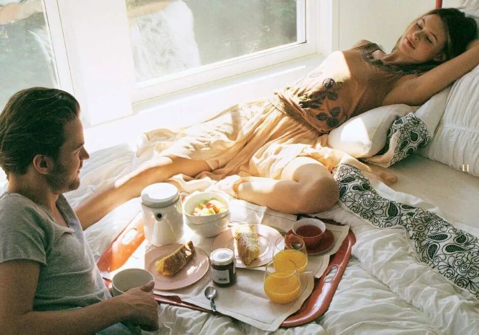 Завтрак в постель. Кофе в постель. Романтическое утро. Завтрак с любимым.