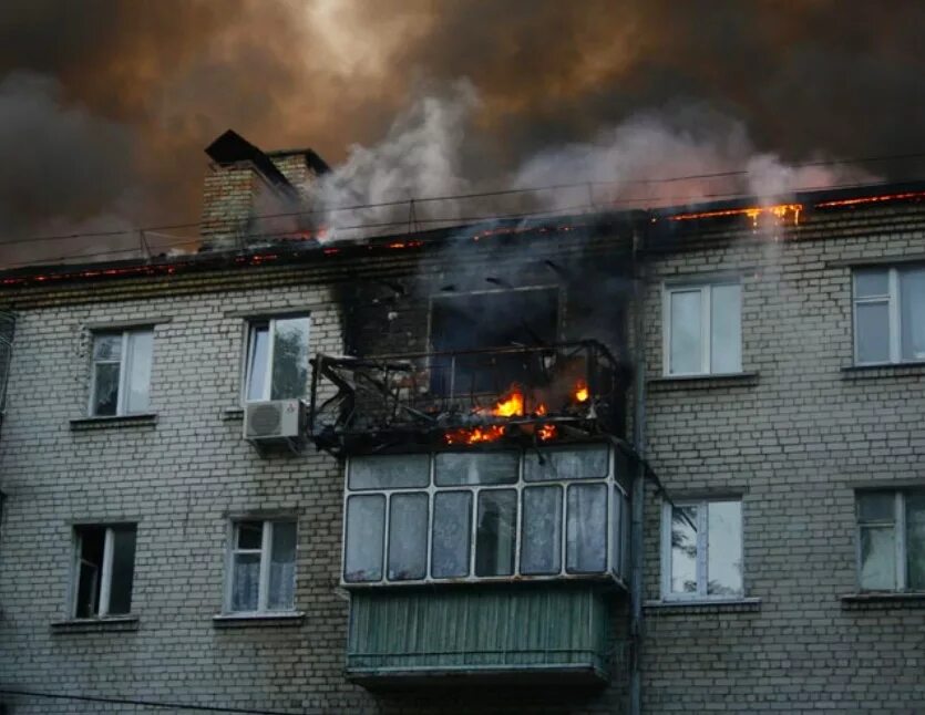 Пожар в Пушкино Московской области сейчас. Пожар в Пушкино Московской области вчера. Пожар в Пушкино сейчас. Пожар в хрущевке.