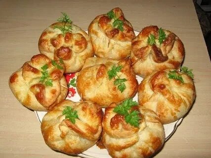 Приготовить мясо в слоеного теста