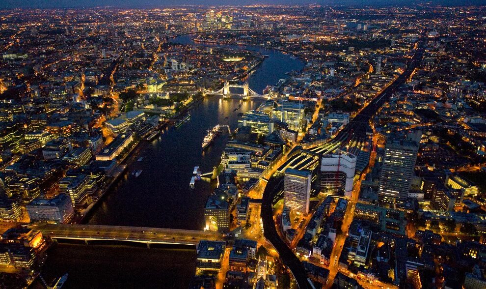 Постояв вид. Лондон Сити Темза. Ночной Лондон Темза. Лондон Темза вид сверху. Лондон с высоты птичьего полета.
