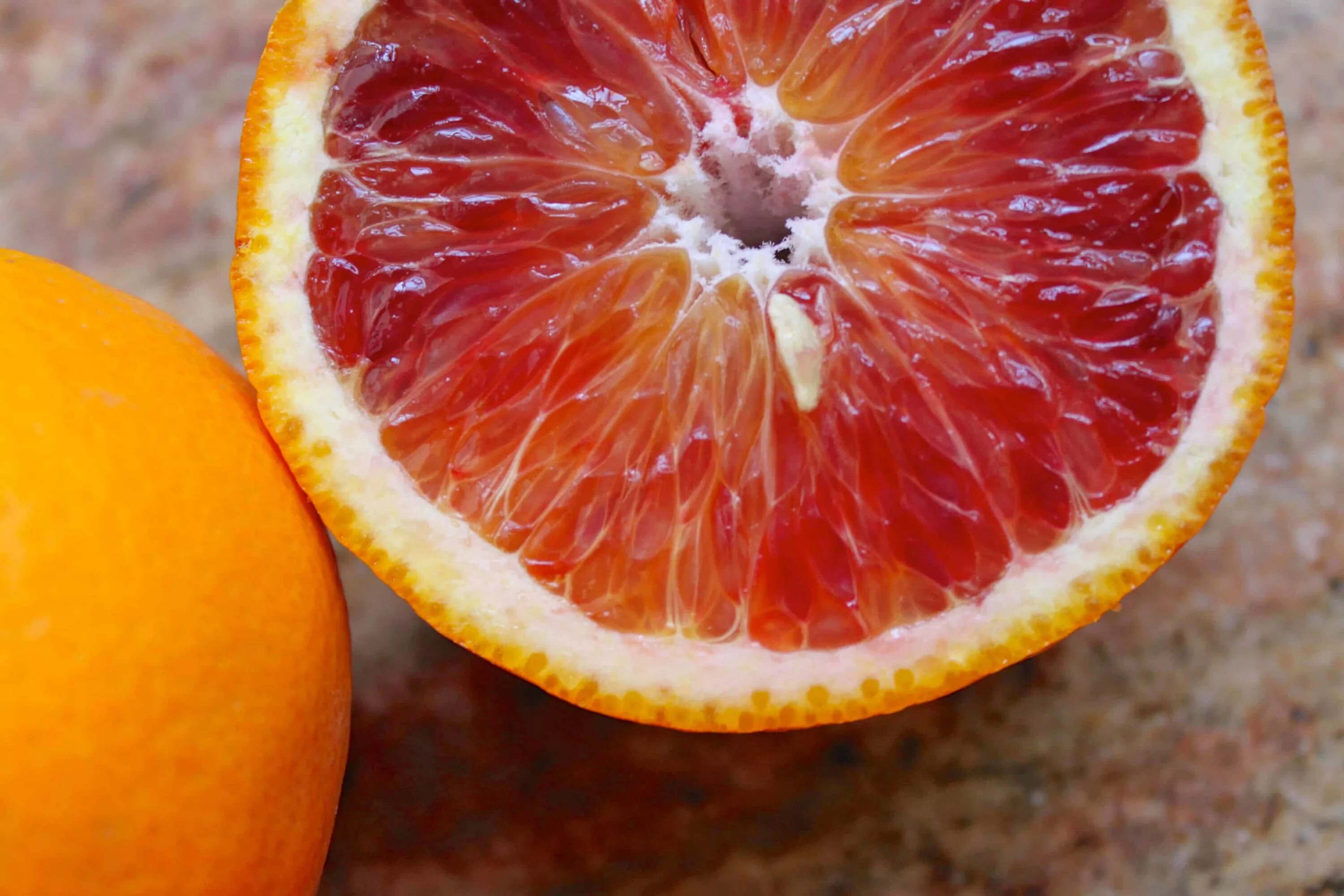 Кровавый Сицилийский апельсин. Красный Сицилийский апельсин. Сицилийский мандарин. Красный апельсин гибрид. Апельсин грейпфрут как называется