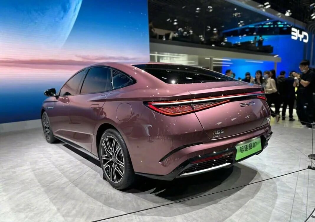 Аналог byd. Byd chazor. byd seal 2025. chaizor byd chaser. камри 200.