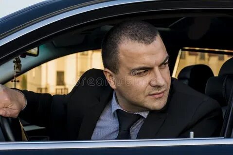 Машину не смотрю назад