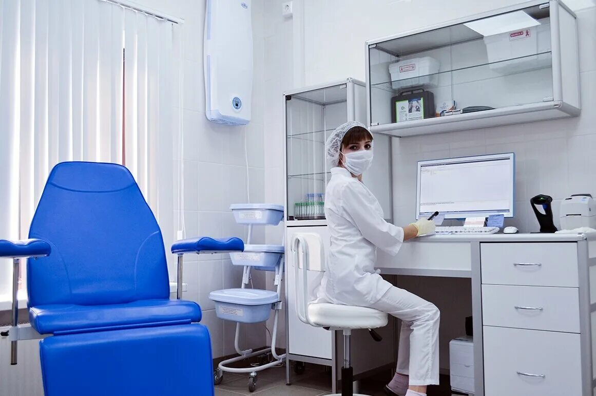 оснащение процедурного кабинета. процедурный медкабинет. медицинский процедурный кабинет. процедурный кабинет. больница кабинет вакцинации.