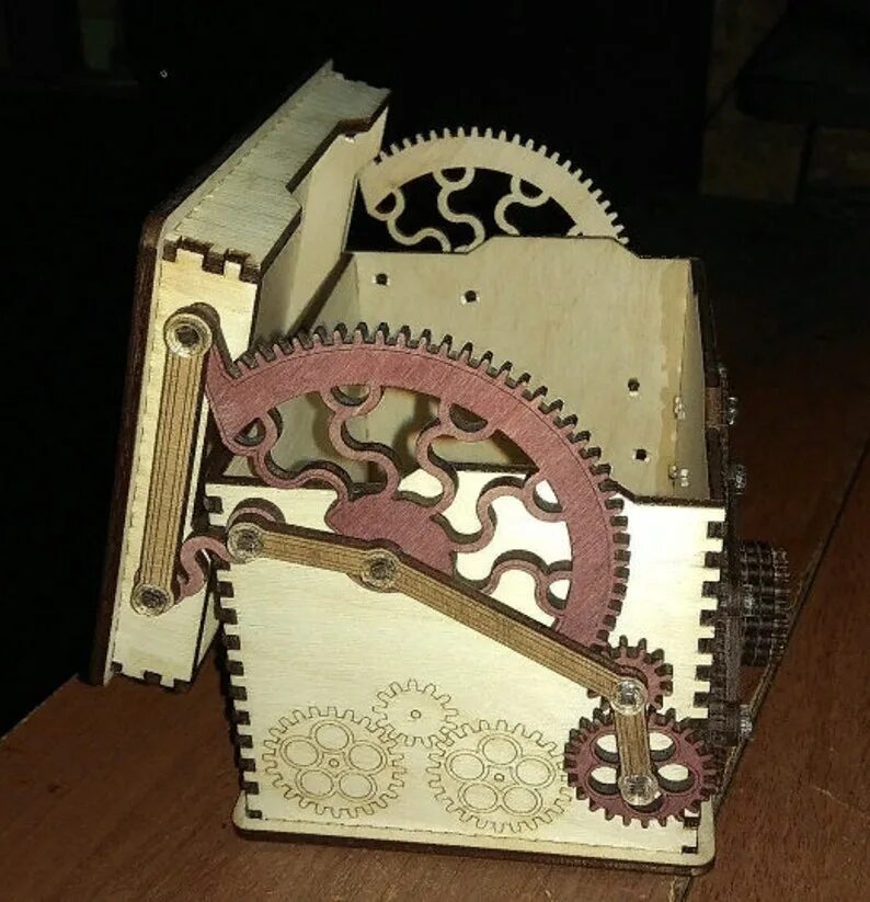 Панно в стиле микс медиа. Lasercut лазерный vector. Ящик с шестеренками. Часовая шестерня. Золотые шестеренки.