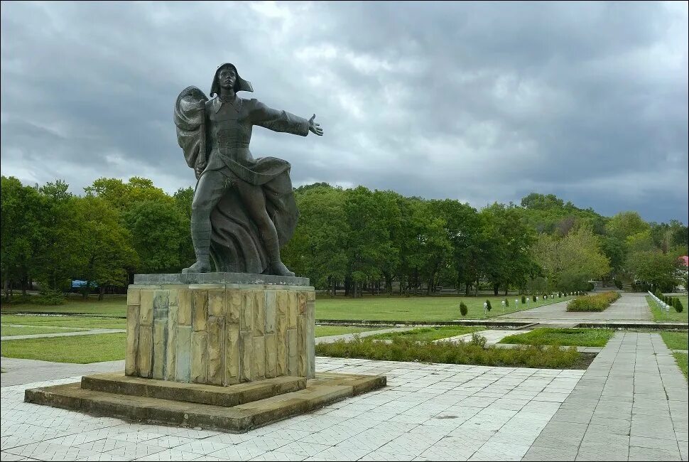 Площадь орленка