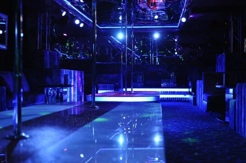 Монарх пермь. Пермь ночной клуб монарх. Пермь стриптиз клуб монарх. Магазин монарх напольные покрытия. Монарх пермь.