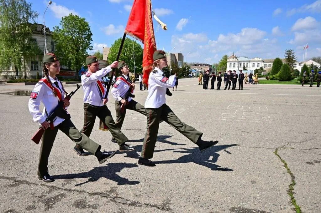 Гимназия 7 Буденновск. Гимназия 9 Буденновск. Знаменная группа в школе. Сайты г буденновск