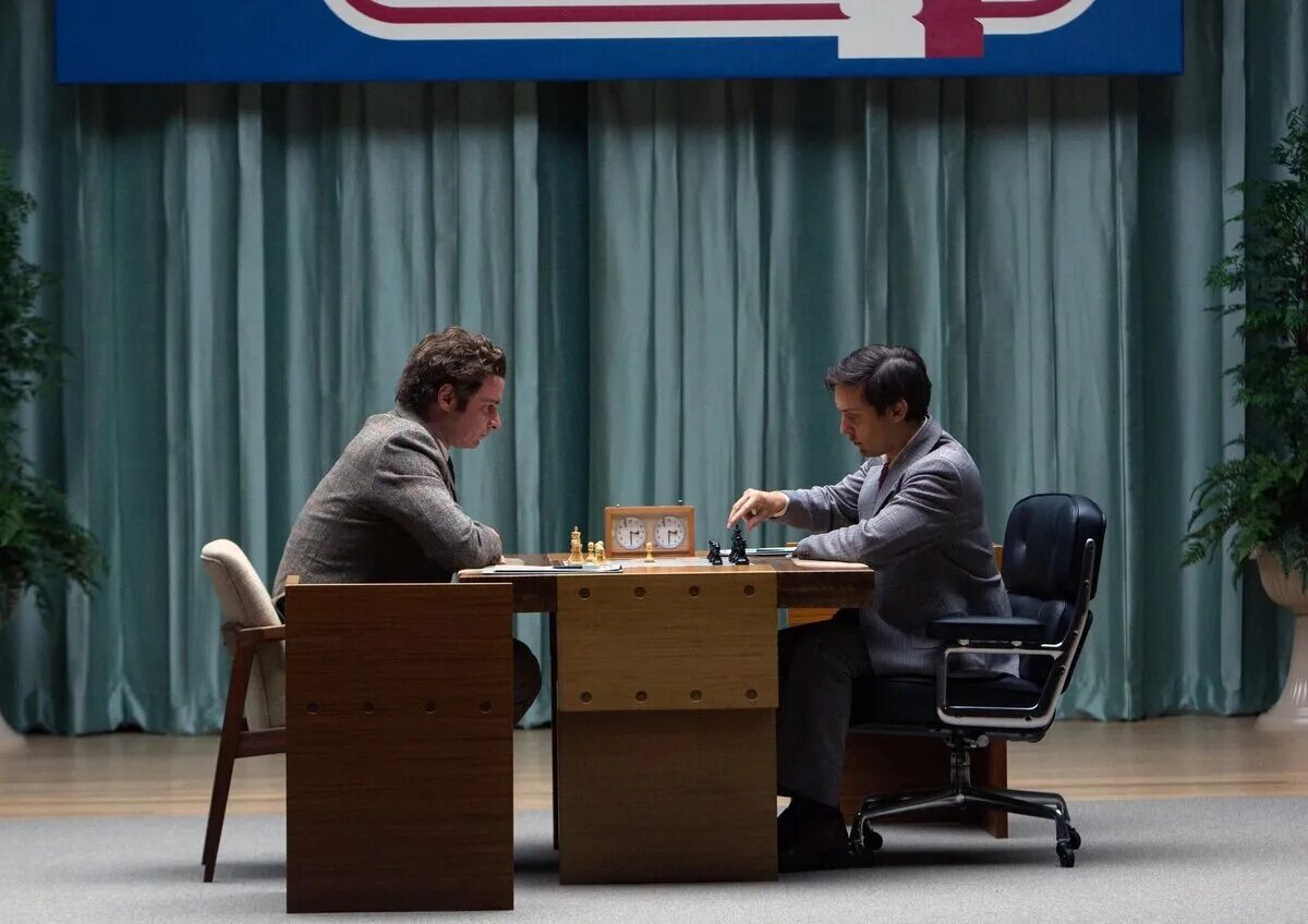 Фильм про фишера жертвуя пешкой. Жертвуя пешкой донна. Жертвуя пешкой 2014. Жертвуя пешкой 2014. Фильм про шахматиста фишера.