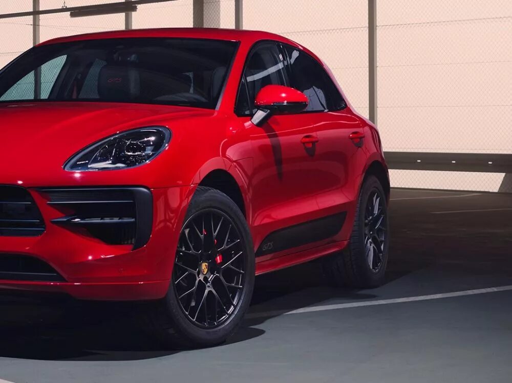 Макан купить билеты москва 2024. Porsche Macan GTS 2019. Порше Макан красный 2021. Porsche Macan GTS 2021 красный. Порше Макан красный.