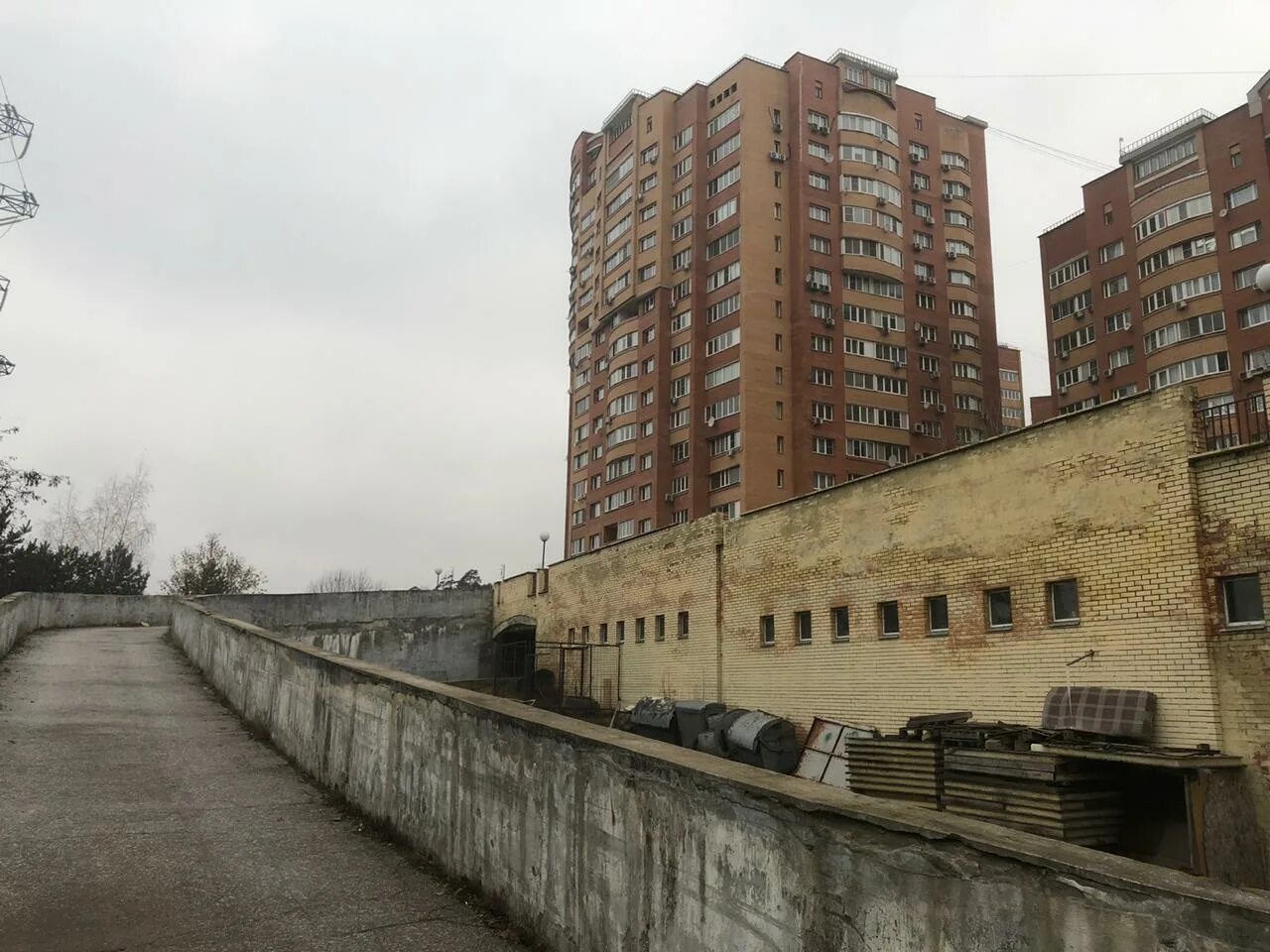 Школьная дом 6 красногорск. Школьная 9 красногорск. Оптический переулок 2 красногорск. Теплый бетон красногорск. Микрорайон теплый бетон.