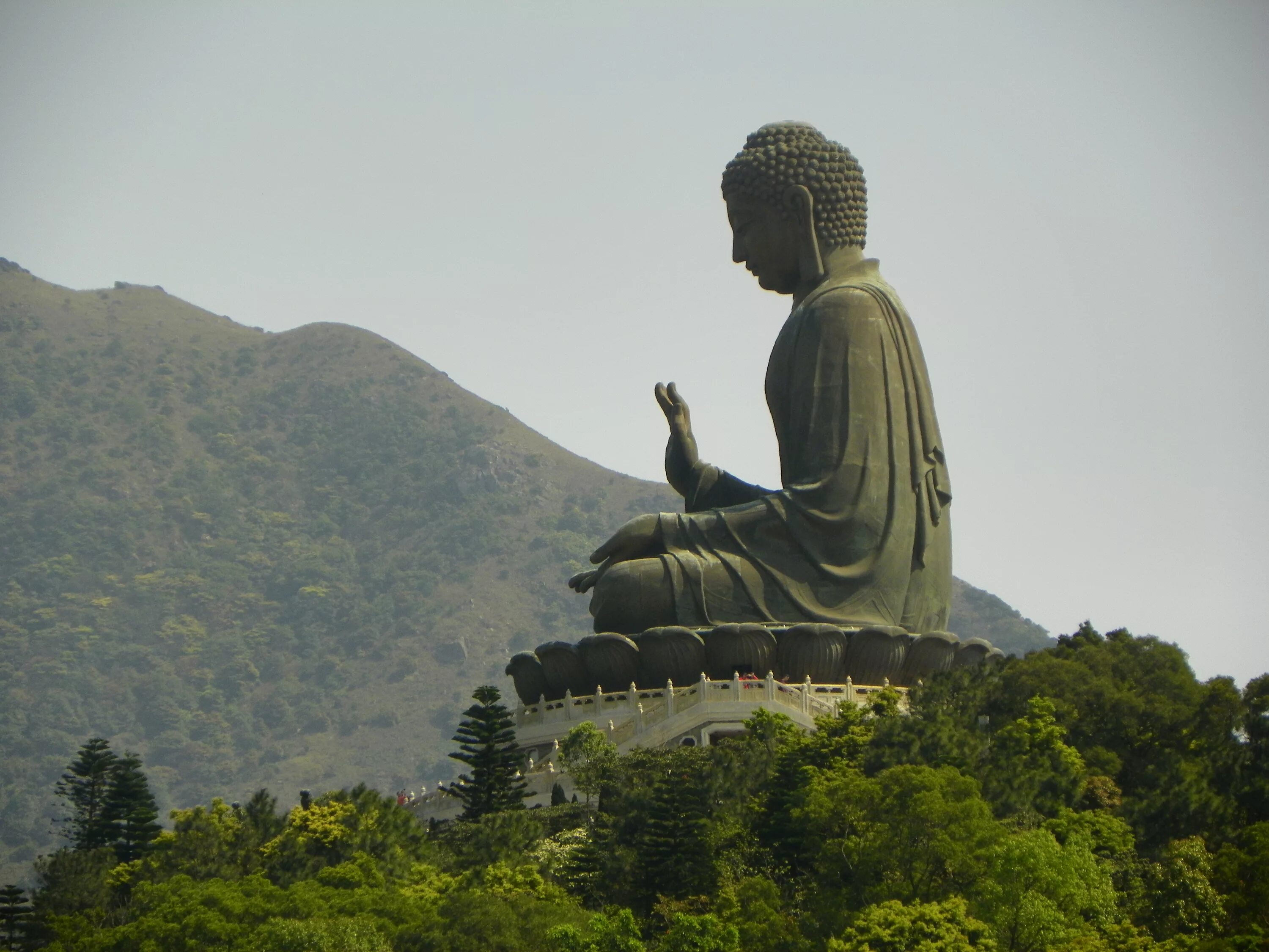 Тест будды. Тан Тянь Будда на Лантау. Будда горы сюмэ. Будда на горе Бурятия. Будда на фоне гор.