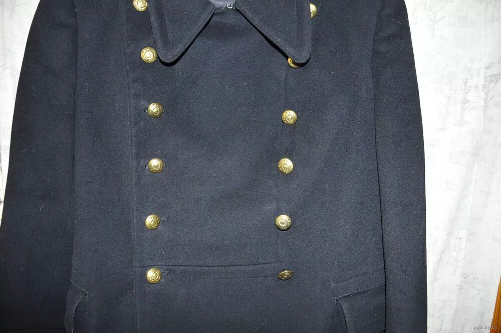 пуговицы на шинели. солдатская шинель пуговицы сзади. пуговицы на шинели. шинель обр 1941 года. хлястик на шинели.