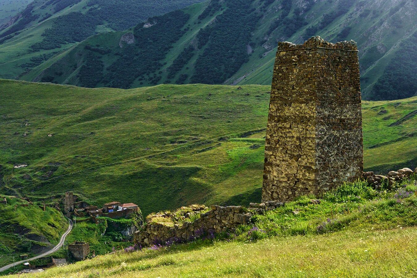 Башни северной осетии. Галиат Северная Осетия. Селение Галиат в Северной Осетии. Дигорское ущелье Галиат. Древнее село Галиат.