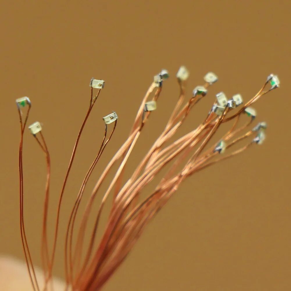 Микро светодиоды. Micro smd led. c0402. провода для микро диодов. микро светодиоды на проводе.