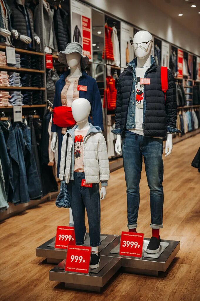 невский проспект магазин uniqlo. юникло одежда спб. юникло новый арбат. трк лето юникло. юникло галерея спб.