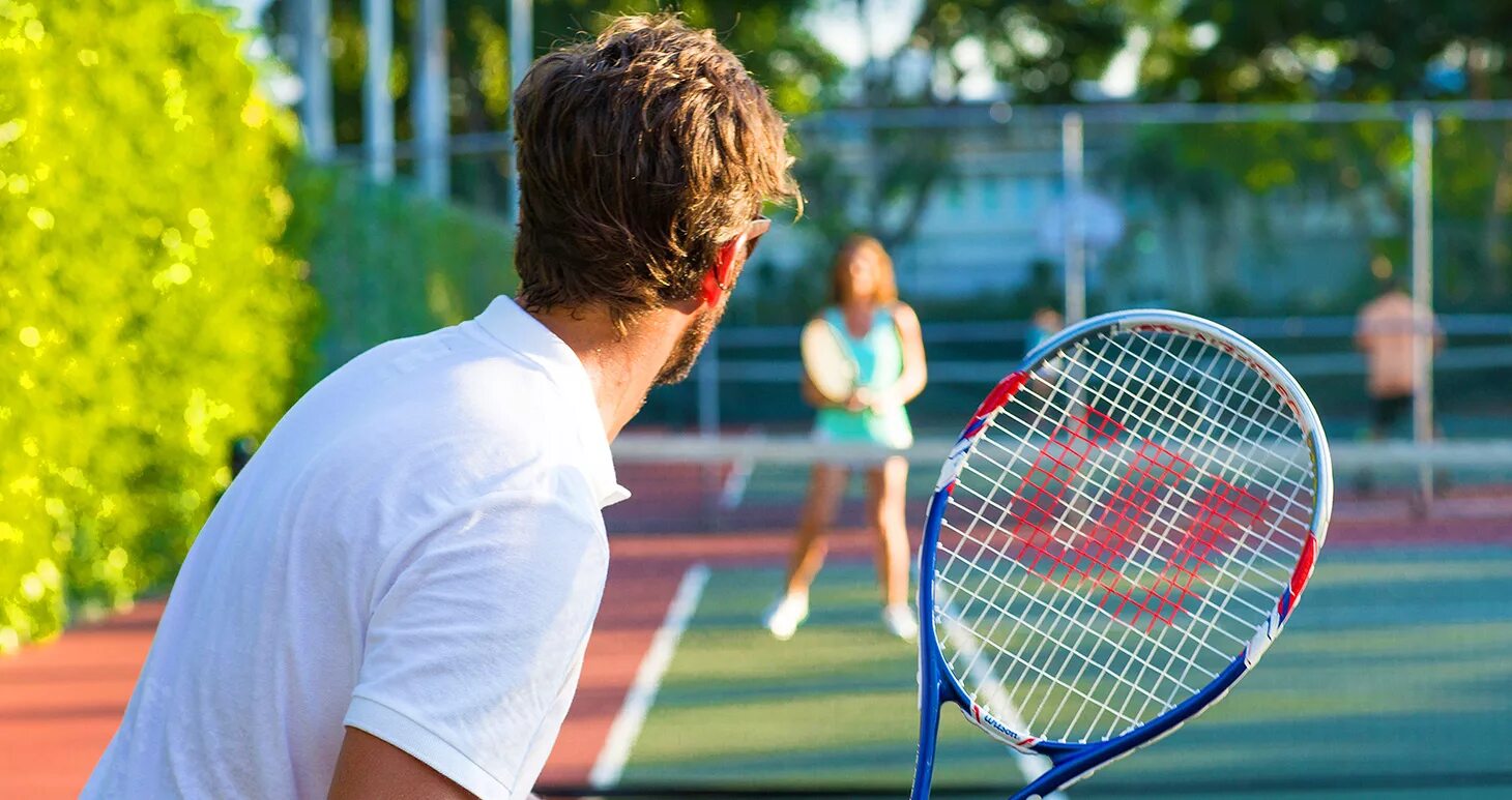 You can play tennis your. Теннисист со спины. Теннис красивые фото. Выездная теннис. Солнечный теннис.