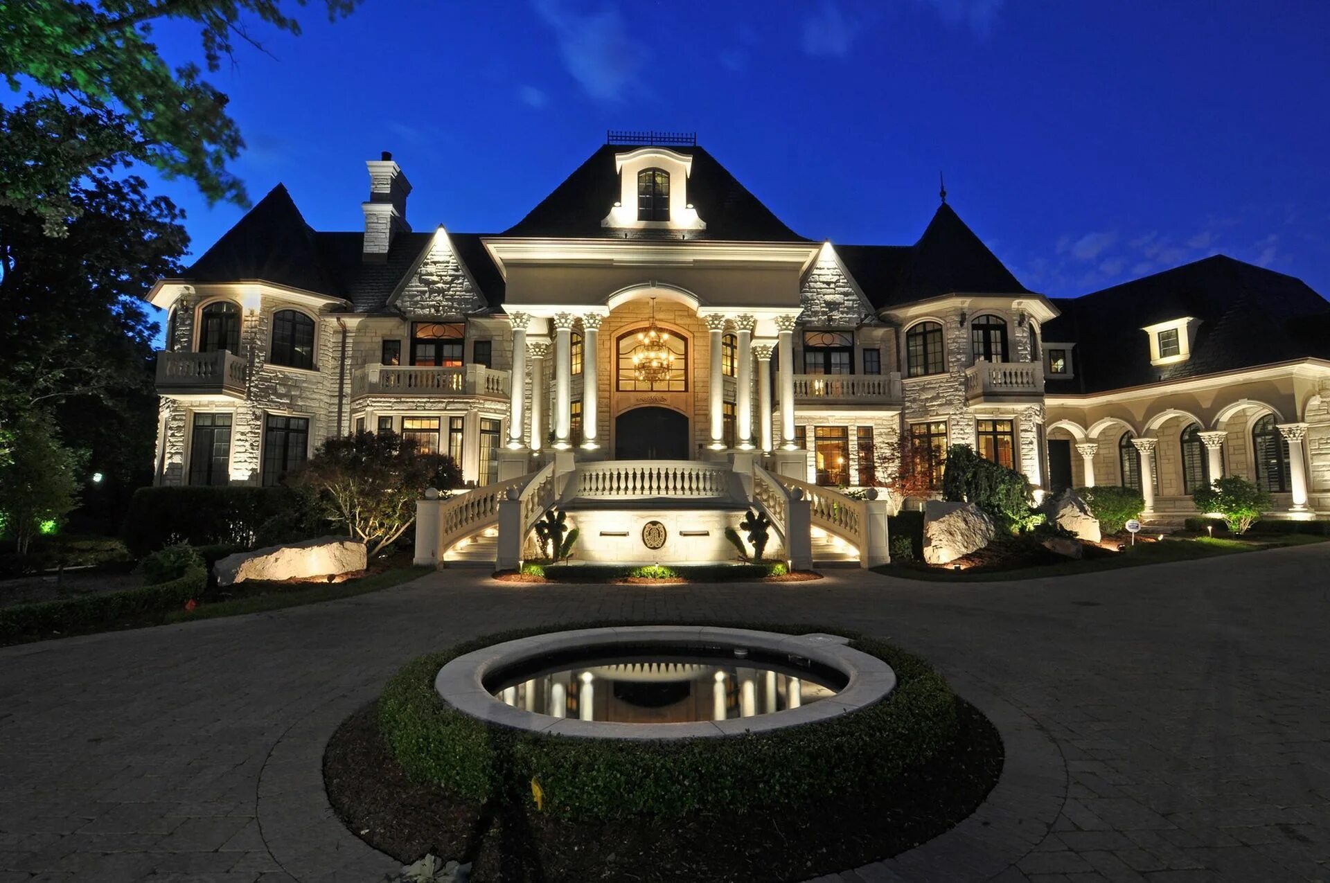 Red mansion