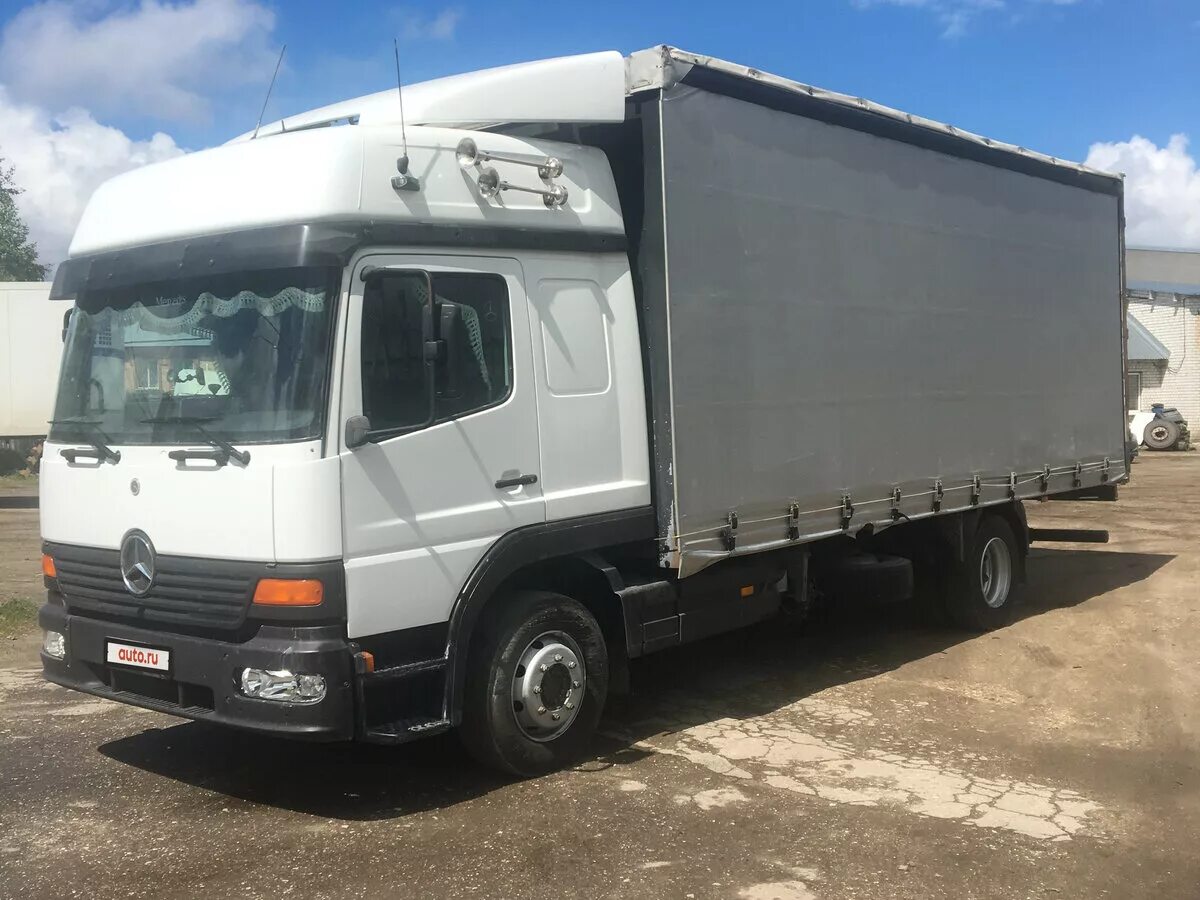 Мерседес атего 2005. Ман 10 тонник. Спальник на ман 8. Мерседес актрос 1846 с полуприцепом. Freightliner бортовой.