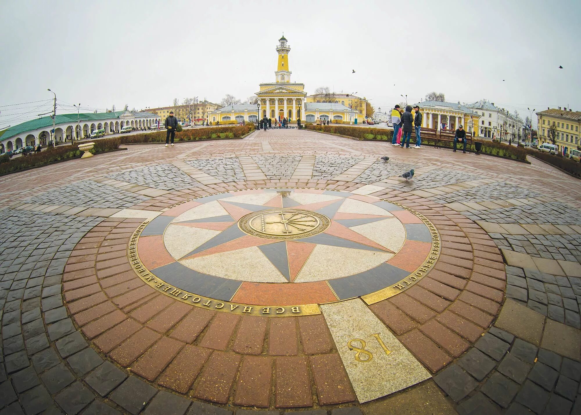 Сусанинская площадь в Костроме. Кострома достопримечательности Сусанинская площадь. Сусанинская площадь сковородка. Сусанинская площадь в Костроме сверху.