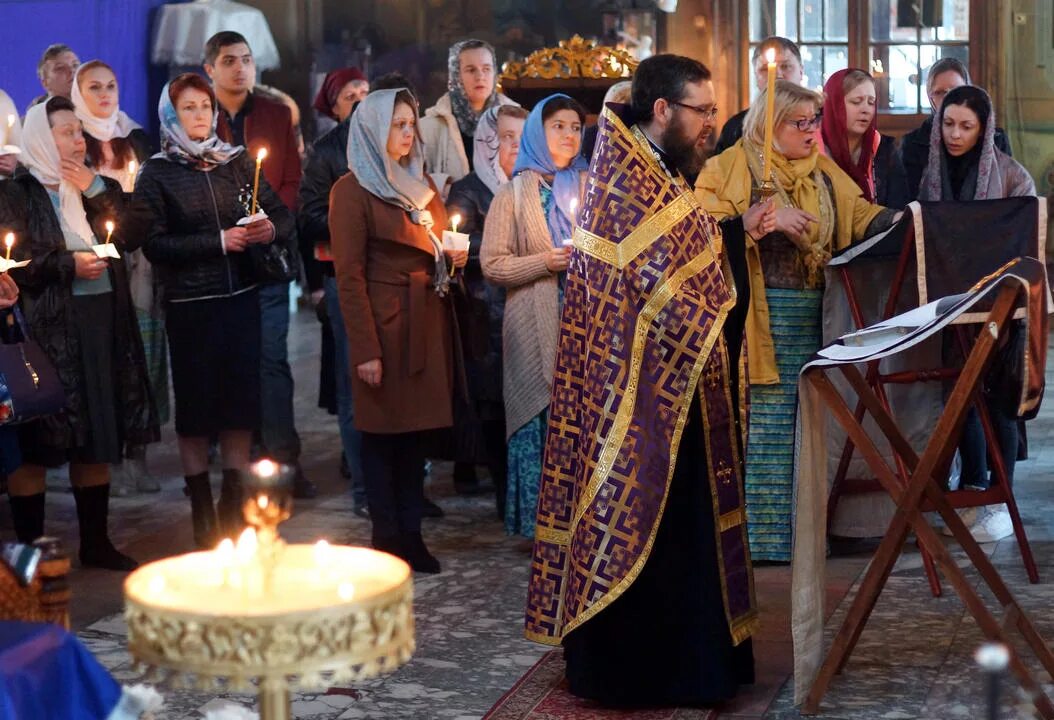 Воскресения словущего в брюсовом расписание. Храм Воскресения Словущего в Даниловской Слободе. Храм Воскресения Словущего в Даниловской Слободе крещение. Храм. В. честь. Воскресения. Словущего. Водоватово.. Церковь в Брюсовом переулке в Москве.