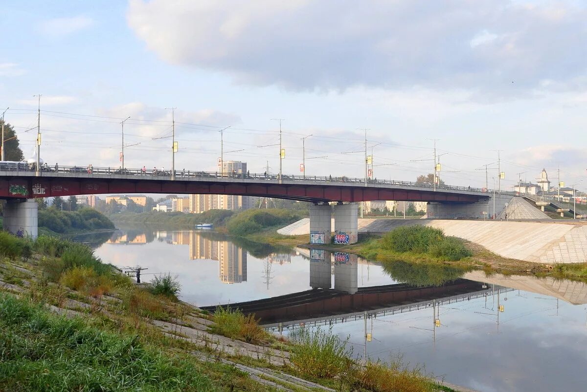 Мосты через реку вологда. Мост 800-летия вологды. старый мост 800 летия вологда. мост заречья вологда. вологда реки и мостов.