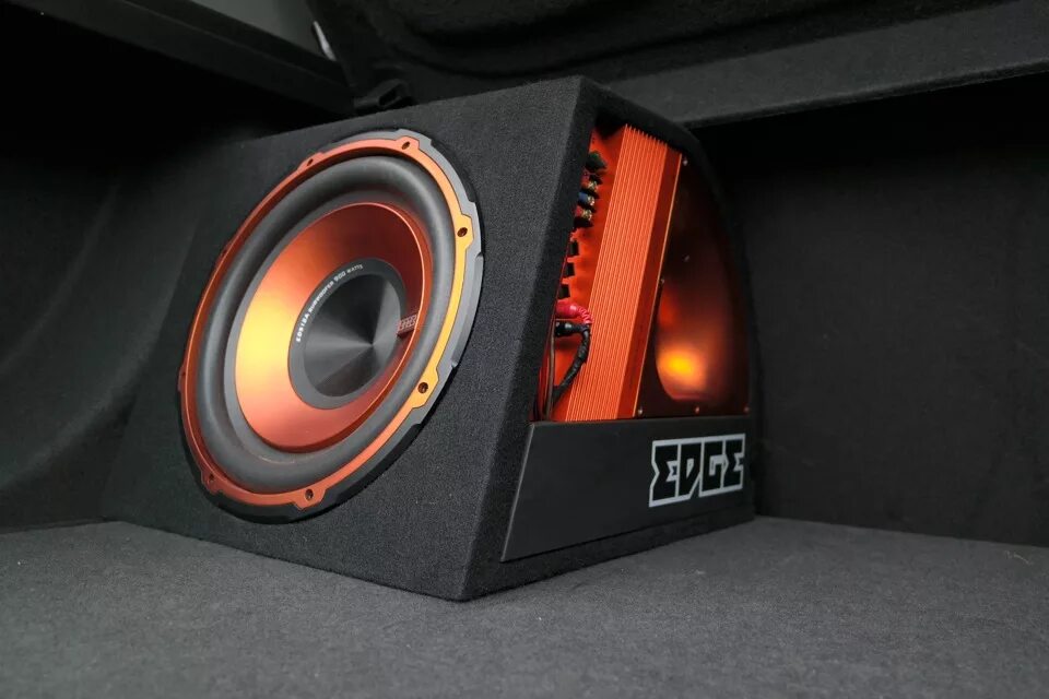 Колонки без сабвуфера в машину. Edge 900w сабвуфер. Саб Edge 300вт. Активный сабвуфер Edge 12" 900watt. Активный сабвуфер Edge 900w.