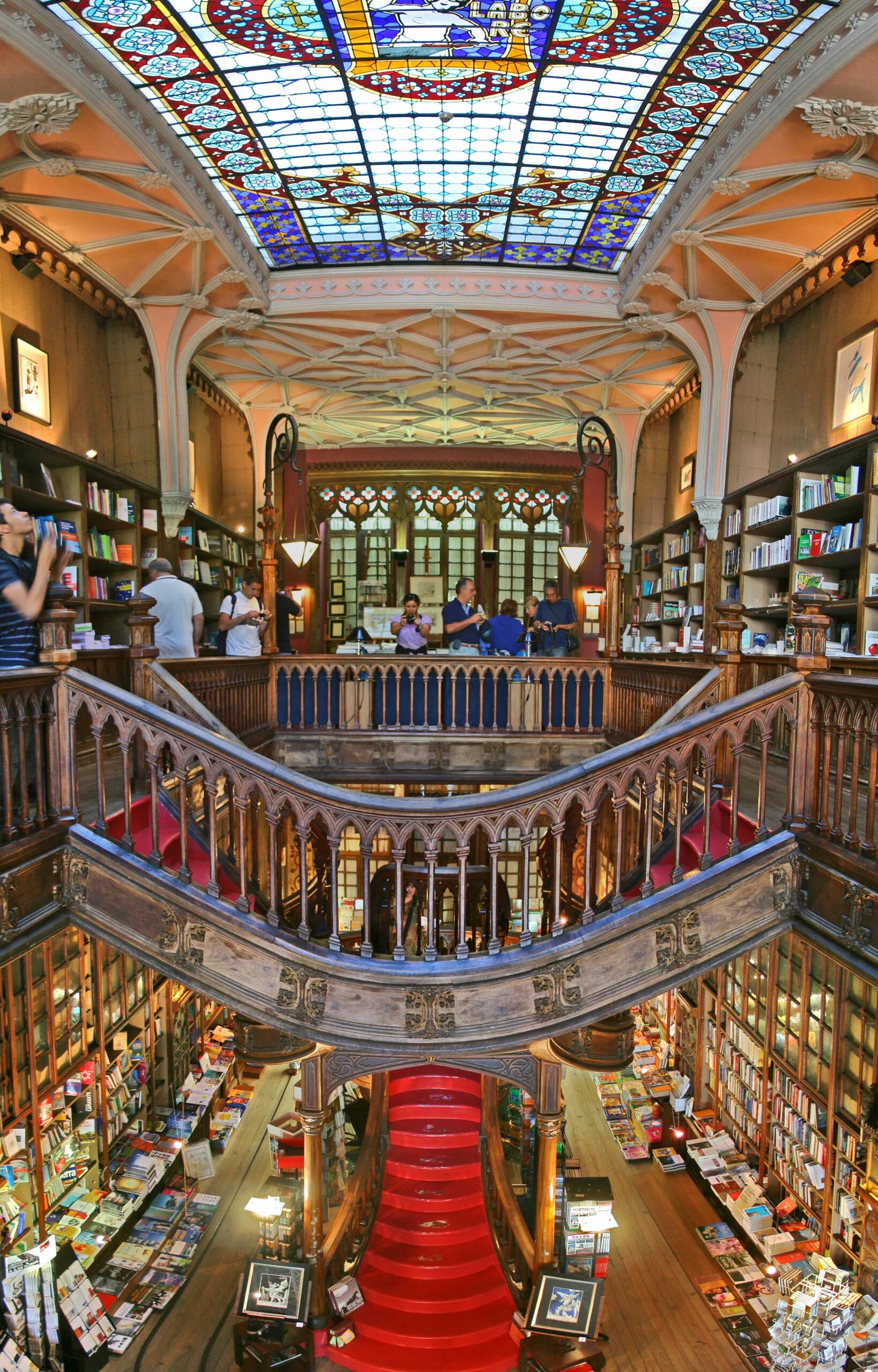 Livraria Lello Португалия. Книжный магазин Lello в порту, Португалия. Livraria Lello e irmao, порту, Португалия. Книжный магазин Livraria Lello в порту Португалия. Самый красивый книжный магазин в москве