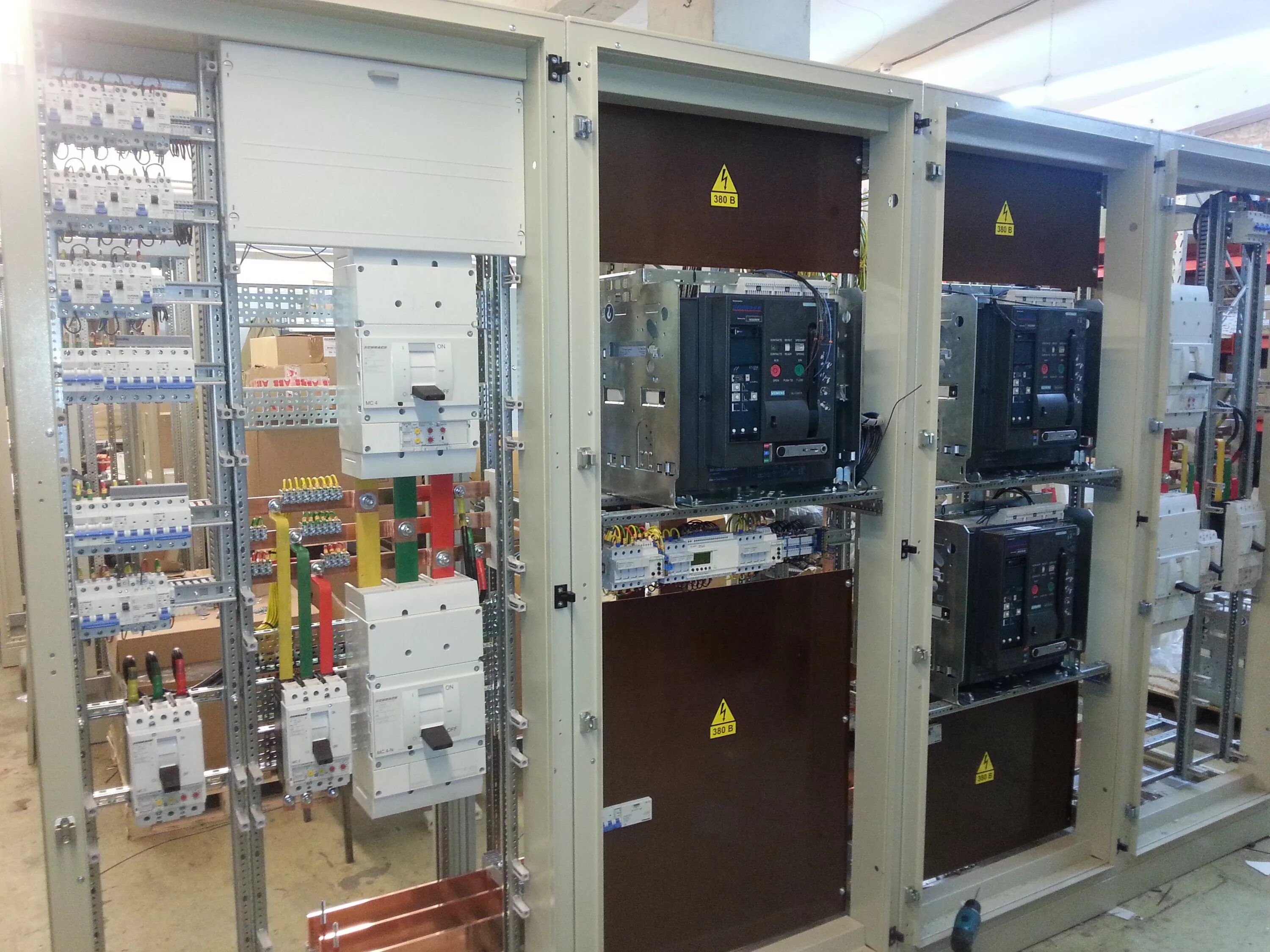 Вру1 вру 3. Место установки вру. Шкаф силовой вводно-распределительный авр 630а. Вру-0,4-200. Вру на три этажа.