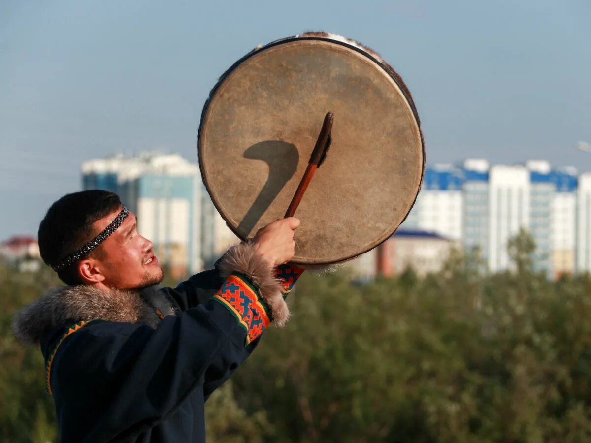Свиток 3. Егор чекрыгин хроники дебила карта. Шаман александр габышев в доспехах. Шаман александр габышев удивлённый. Шаман александр габышев картина.