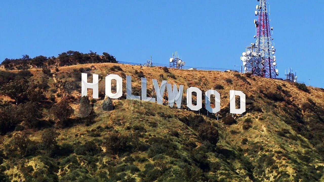 Надпись hollywood в лос-анджелесе. Голливуд she knows. Буквы голливуд в лос анджелесе. Голливуд she knows. Калифорния голливудские холмы.