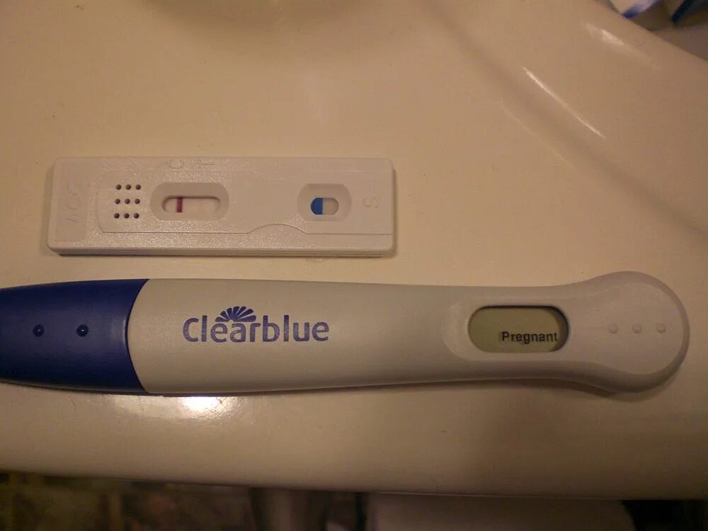 Электронный тест отрицательный. Clearblue электронный тест. Клеар Блю тест на беременность электронный. Тест клеар Блю электронный разобранный. Положительный тест Clearblue струйный.