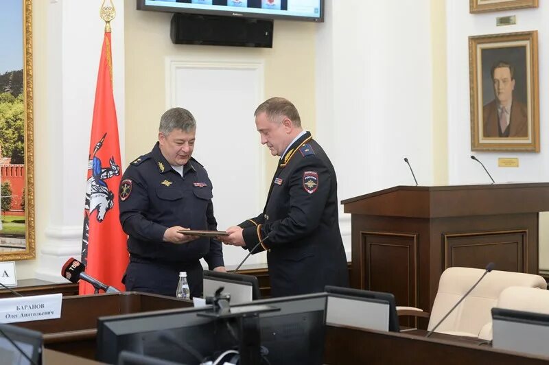 Начальник гу москвы. Гу мвд олег баранов. начальник гу мвд по москве олег баранов. гу мвд по г москве начальник. зиновьев игорь викторович. заместитель начальника гу мвд.