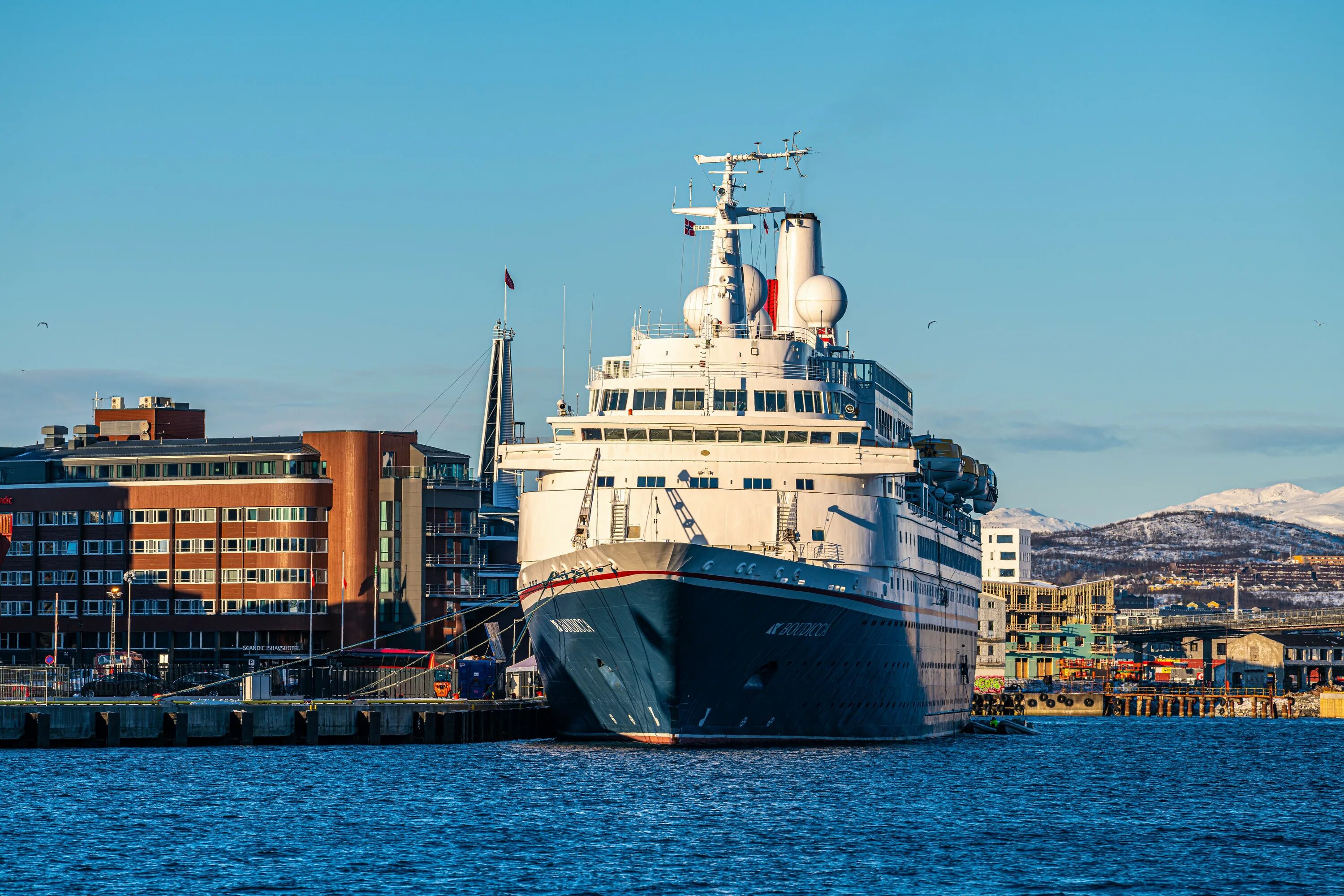 Marine ships. Морской транспорт. Marine ships. Морской грузовой транспорт. Порт и корабли.