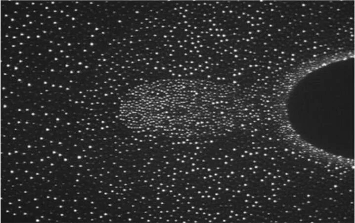 Солнечный ветер эксперимент. Женщина в плазме стоковое видео. Эксперименты с плазменным шаром. Газоразрядная плазма лабораторная. Плазменный кристалл мкс.