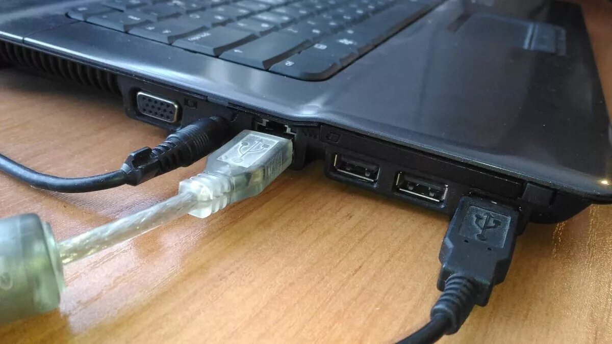 Кабель соединяющий сканер с ноутбука. Разъем для принтера на ноутбуке. USB разъем для принтера. USB провод для ПК.