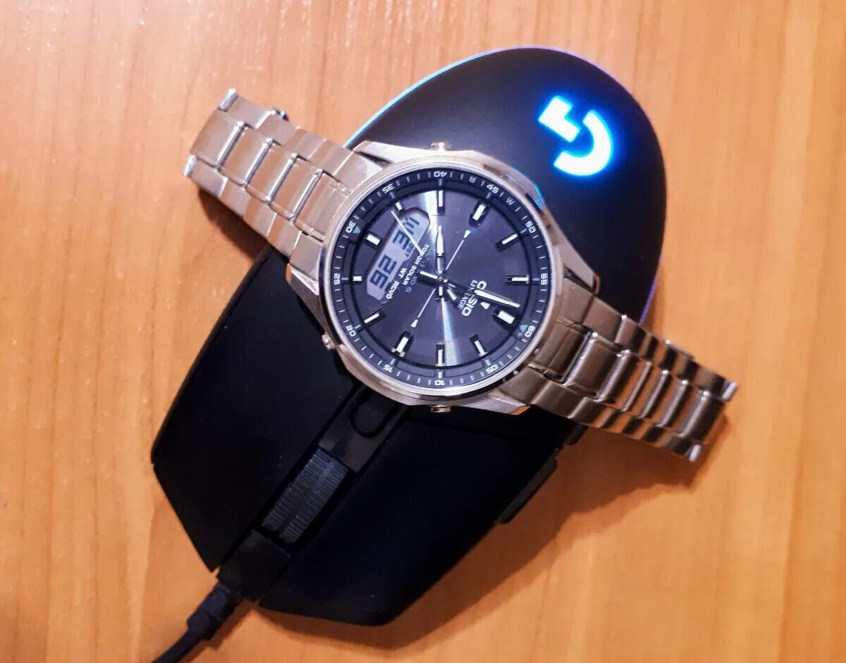 Сапфировые часы наручные. Часы с сапфировым стеклом. Sapphire часы мужские. Часы с сапфирами мужские. Часы водонепроницаемые с сапфировым стеклом.