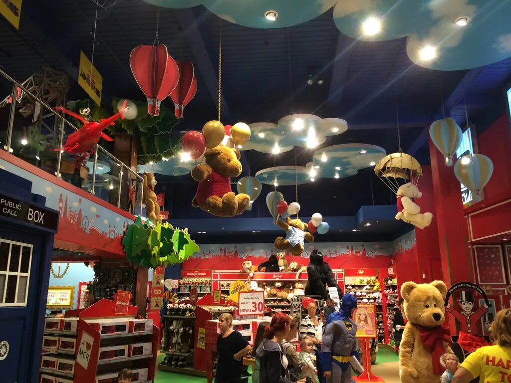 Hamleys is the best. Hamleys мопс. hamleys цдм. цдм хэмлис. hamleys london игрушки.