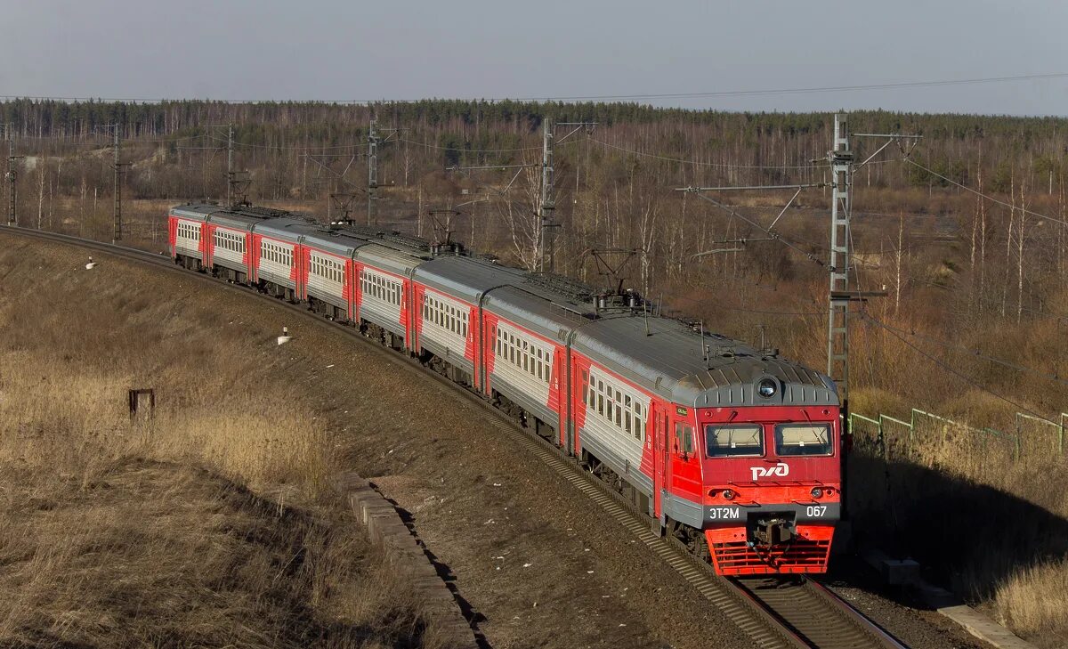 расписание электричек московский вокзал колпино. электропоезд эт2м колпино. метропоезд красная стрела санкт-петербург. октябрьская железная дорога ленинградская область. станция саблино.