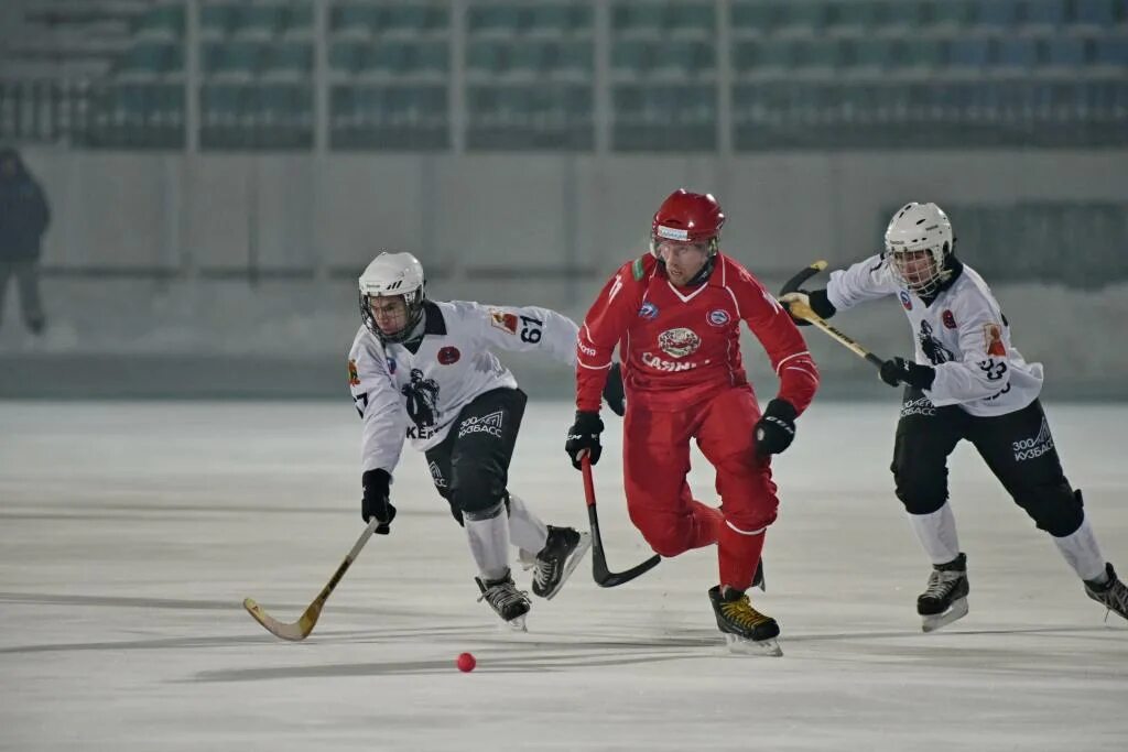 Саяны хакасия енисей 2. Выставка саяны хушуртуевой. Новости саяны. Выпускной 2022 абакан стадион саяны. Новости саяны.
