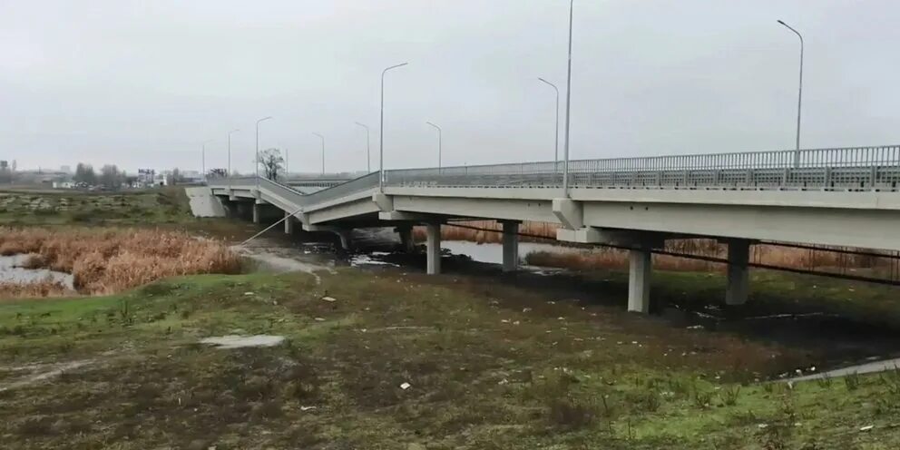 Подрыв моста под самарой. Взрыв моста в Мелитополе сейчас. Подрыв моста в Акимовке. Обстрел моста в Мелитополе. Мост в Мелитополе.